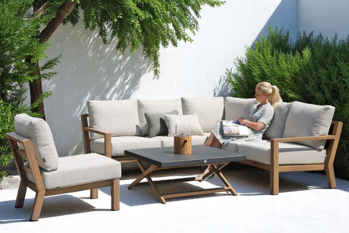 Stanford hagemøbler fra Oakland – robust loungeserie med ekstra tykke puter og tidløst design.