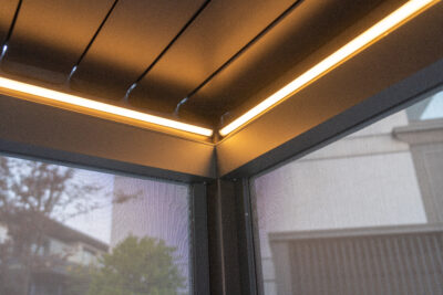 Pergola-lukket tak-vegger